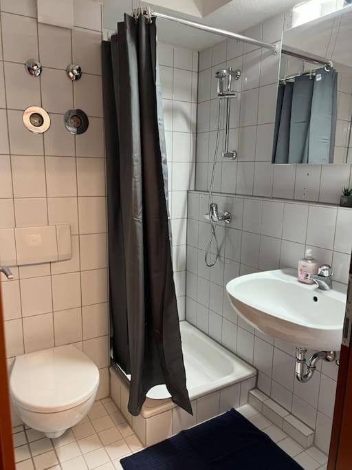 Apartment Am Stuttgarter Flughafen / Messe Leinfelden-Echterdingen Bagian luar foto